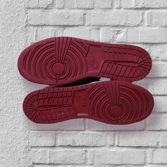 Sold!NIKE AIR JORDAN 1 MID GS BANNED (2020) BLACK GYM RED-WHITE SZ 7Y/MENS SZ 7 - Picture 7 of 12